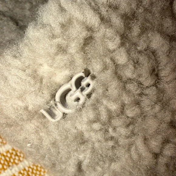 UGG Women's Cozy Tan Slippers - Picture 8 of 8